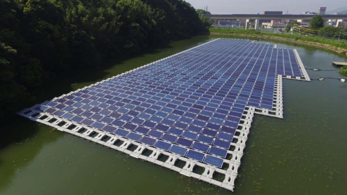 Panneau solaire sur plan eau